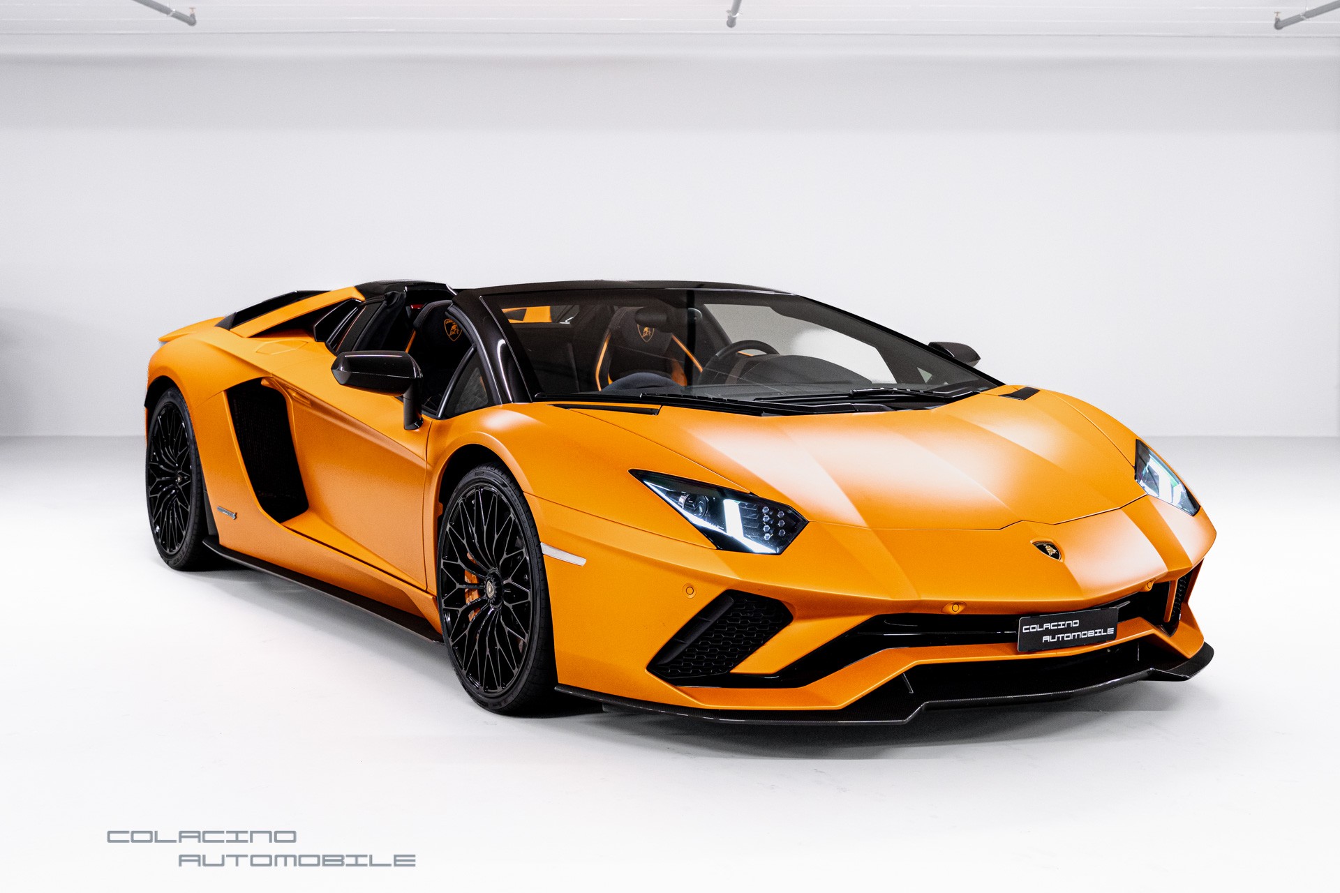 LAMBORGHINI Aventador S LP740-4 Roadster E-Gear-image-4