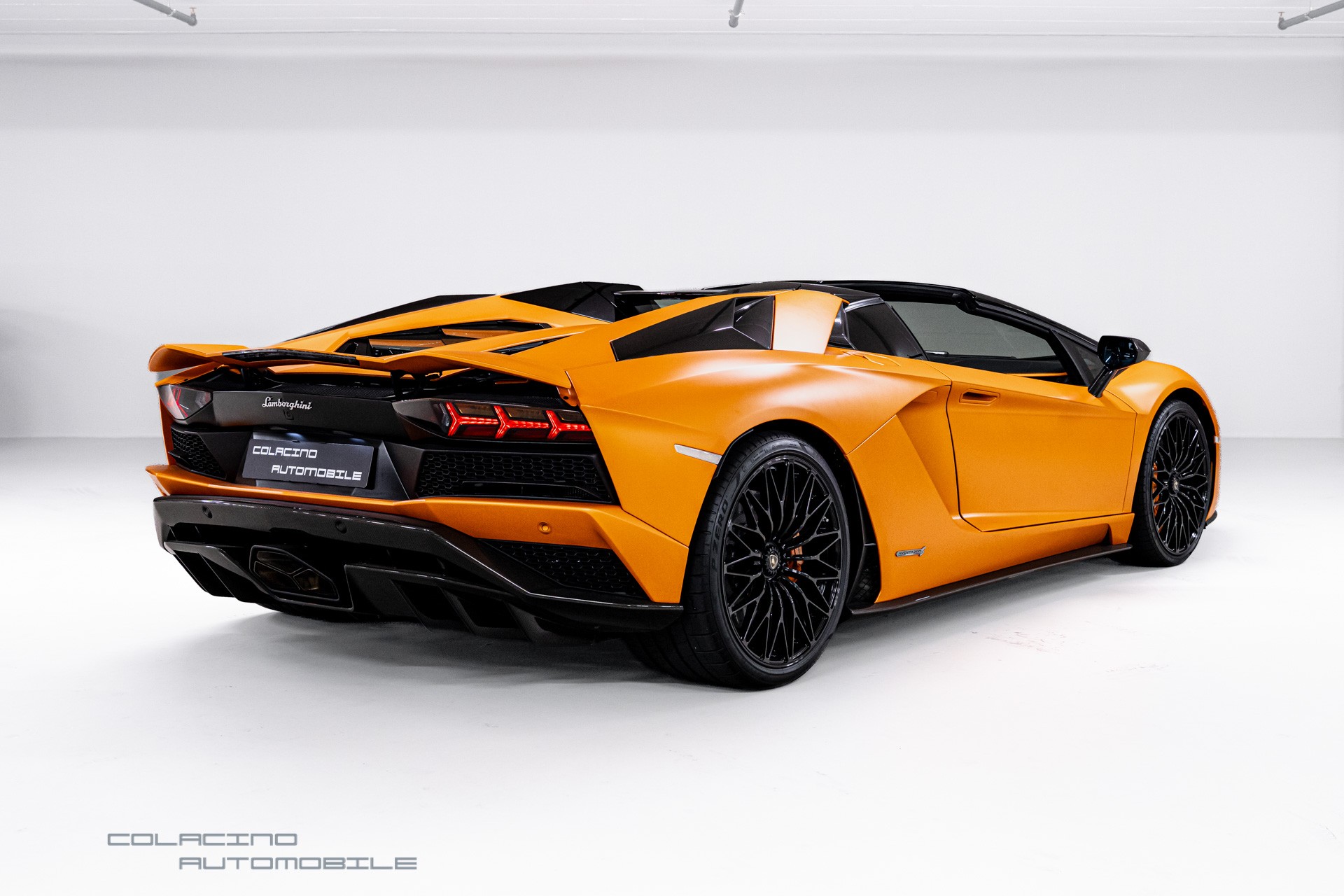 LAMBORGHINI Aventador S LP740-4 Roadster E-Gear-image-3