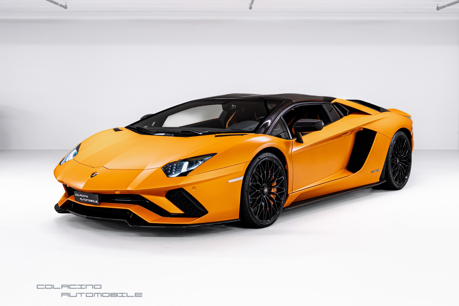 LAMBORGHINI Aventador S LP740-4 Roadster E-Gear-image-2