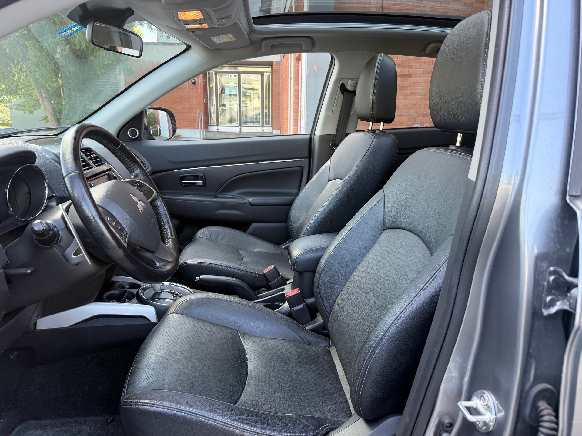 MITSUBISHI ASX 2.2 DID Navigator 4WD Automatic-image-6