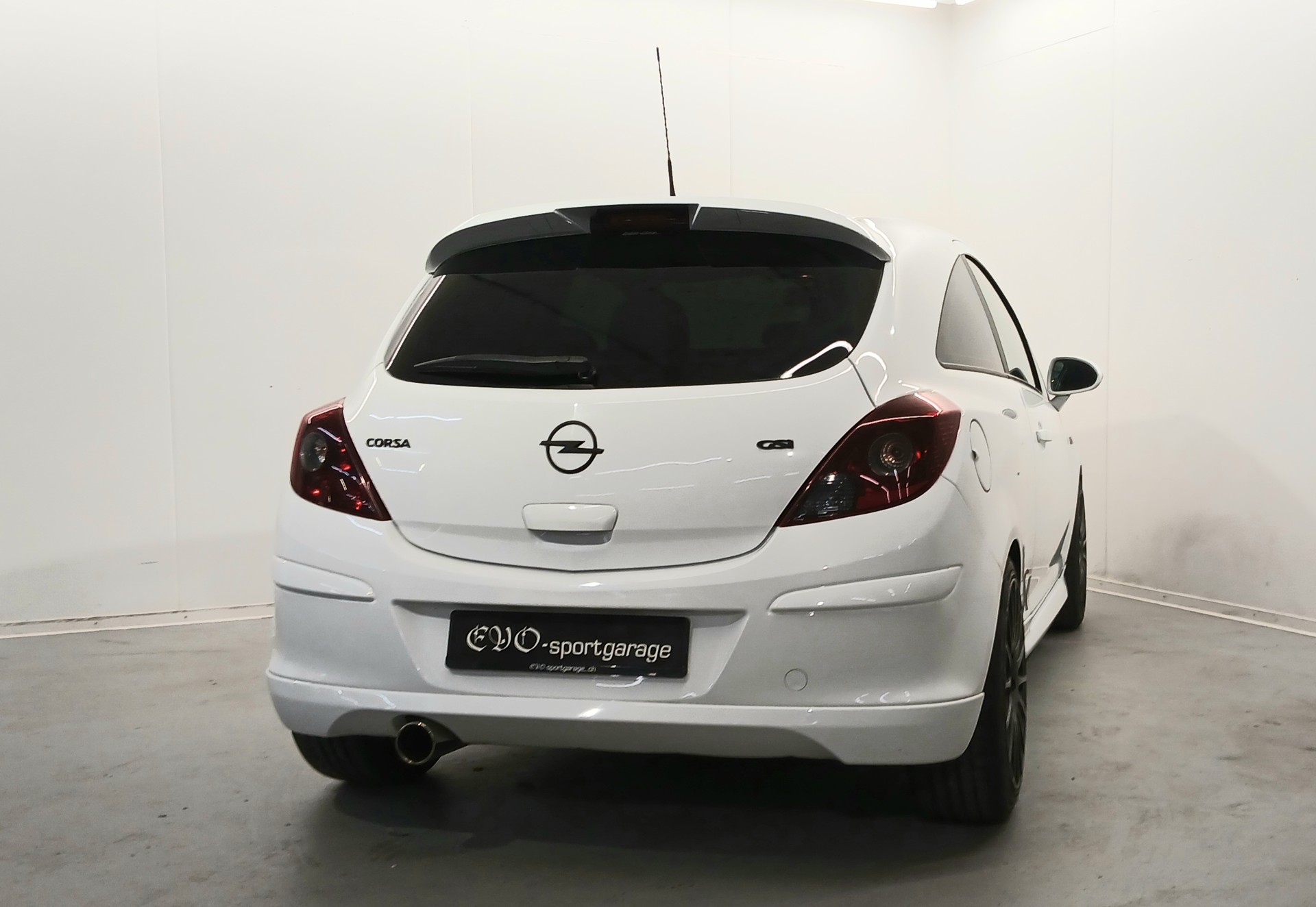 OPEL Corsa 1.6 Turbo Color Edition-image-6
