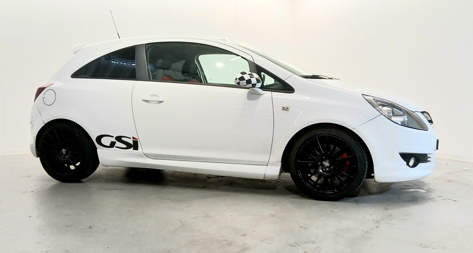 OPEL Corsa 1.6 Turbo Color Edition-image-1
