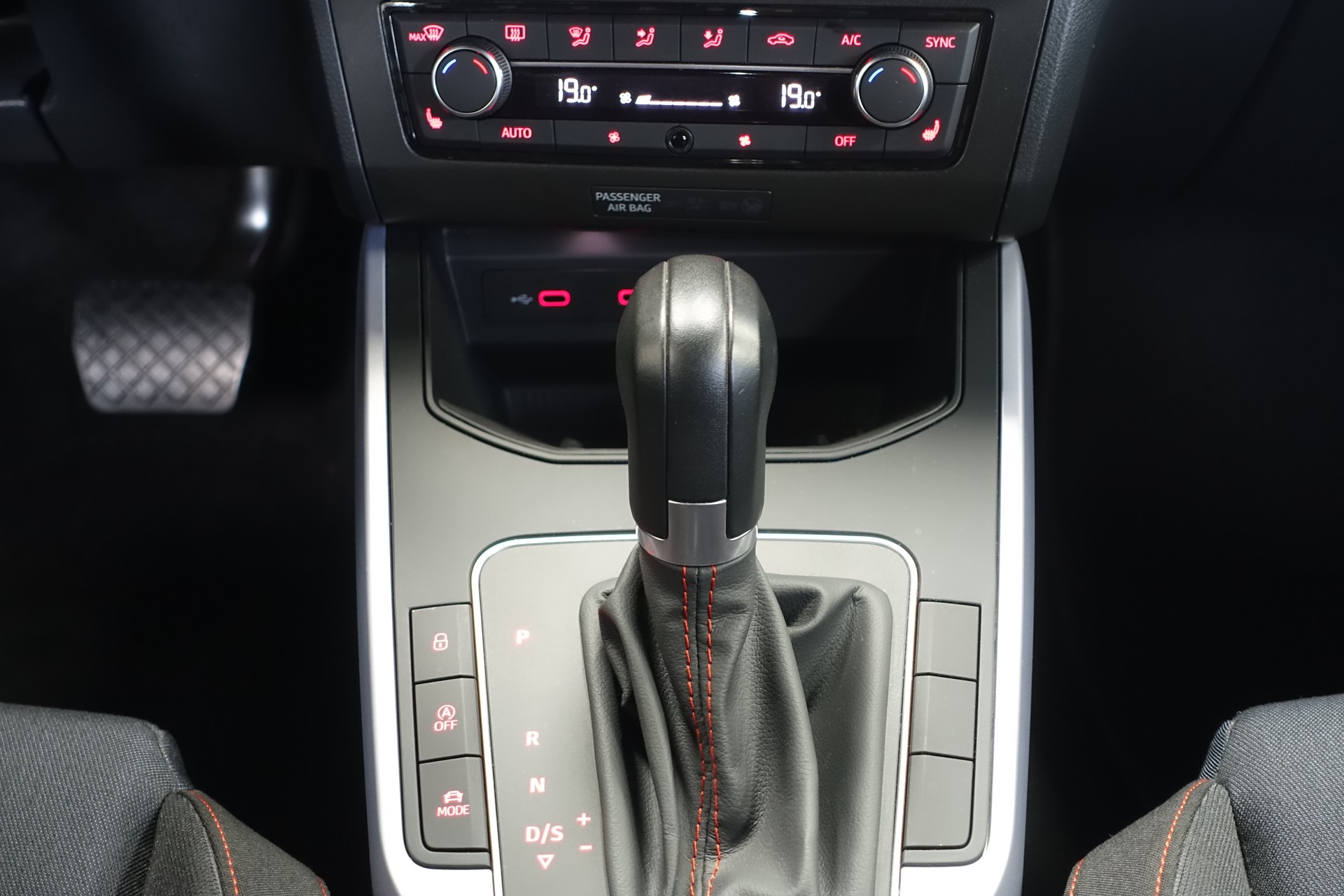 SEAT Arona 1.0 TSI FR DSG-image-16