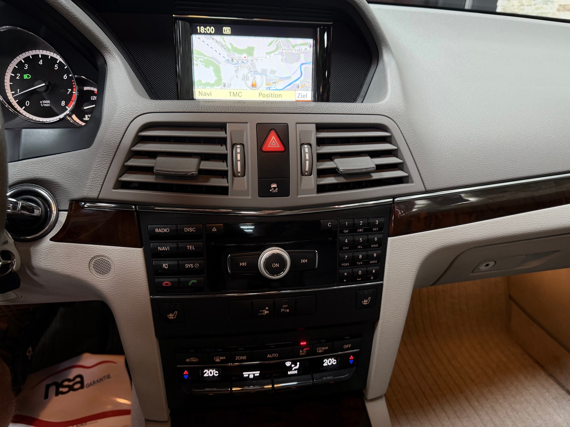 MERCEDES-BENZ E 250 CGI BlueEfficiency Automatic-image-13