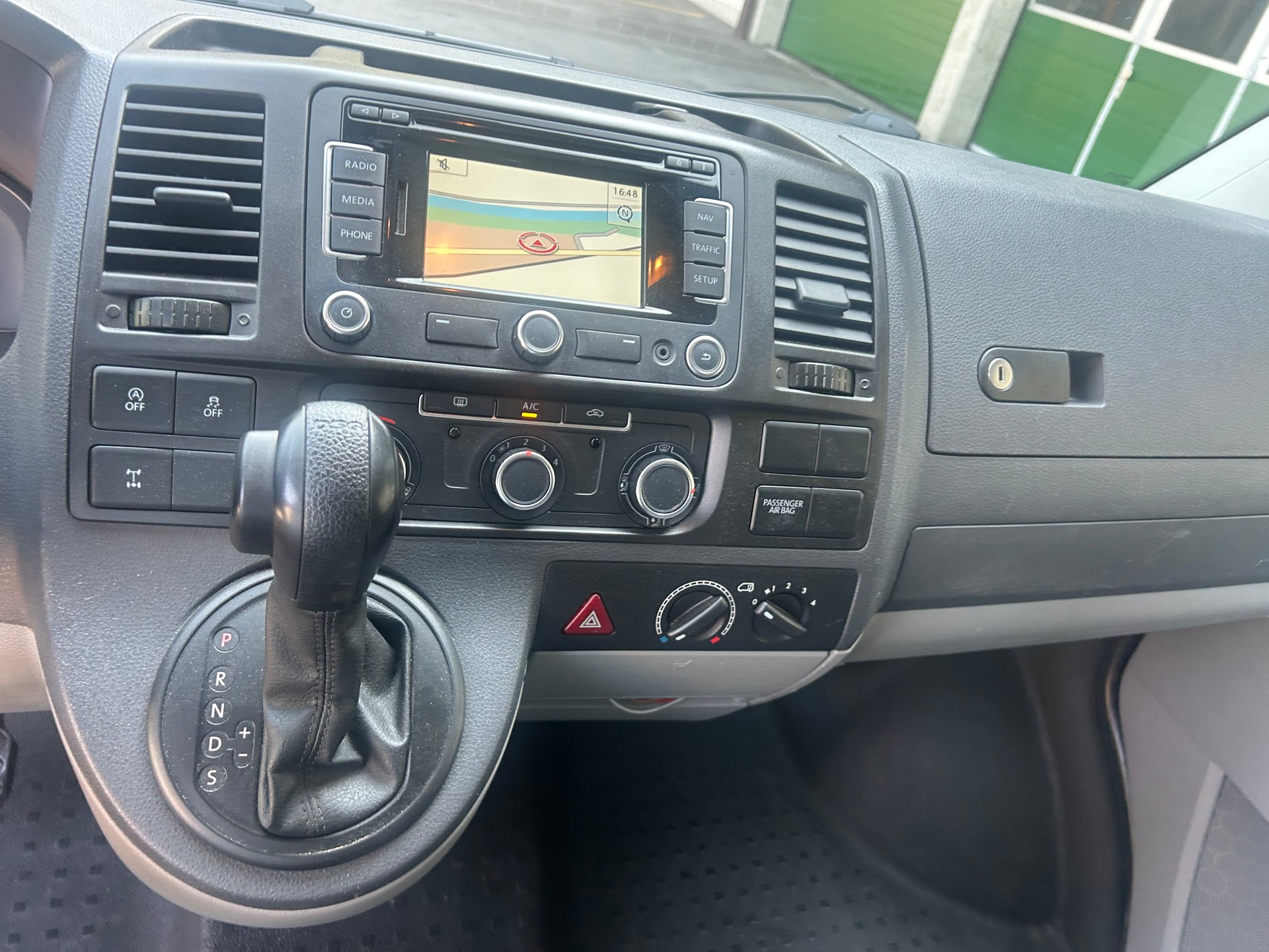VW T5 2.0 Bi-TDI BMT 4Motion DSG-image-12