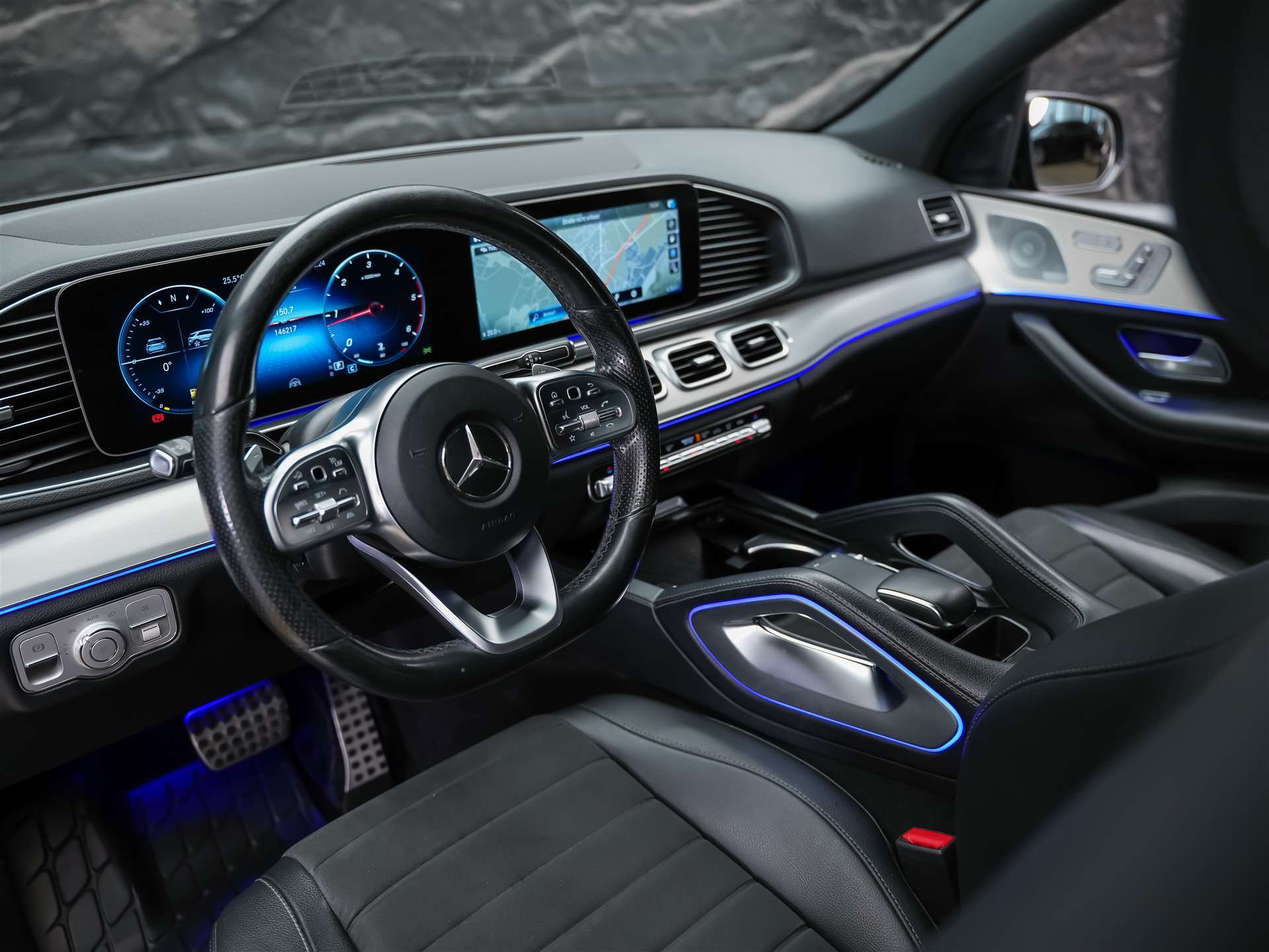 MERCEDES-BENZ GLE 300 d 4Matic AMG Line 9G-Tronic *CH Fahrzeug*7 Plätzer*AHK*-image-7