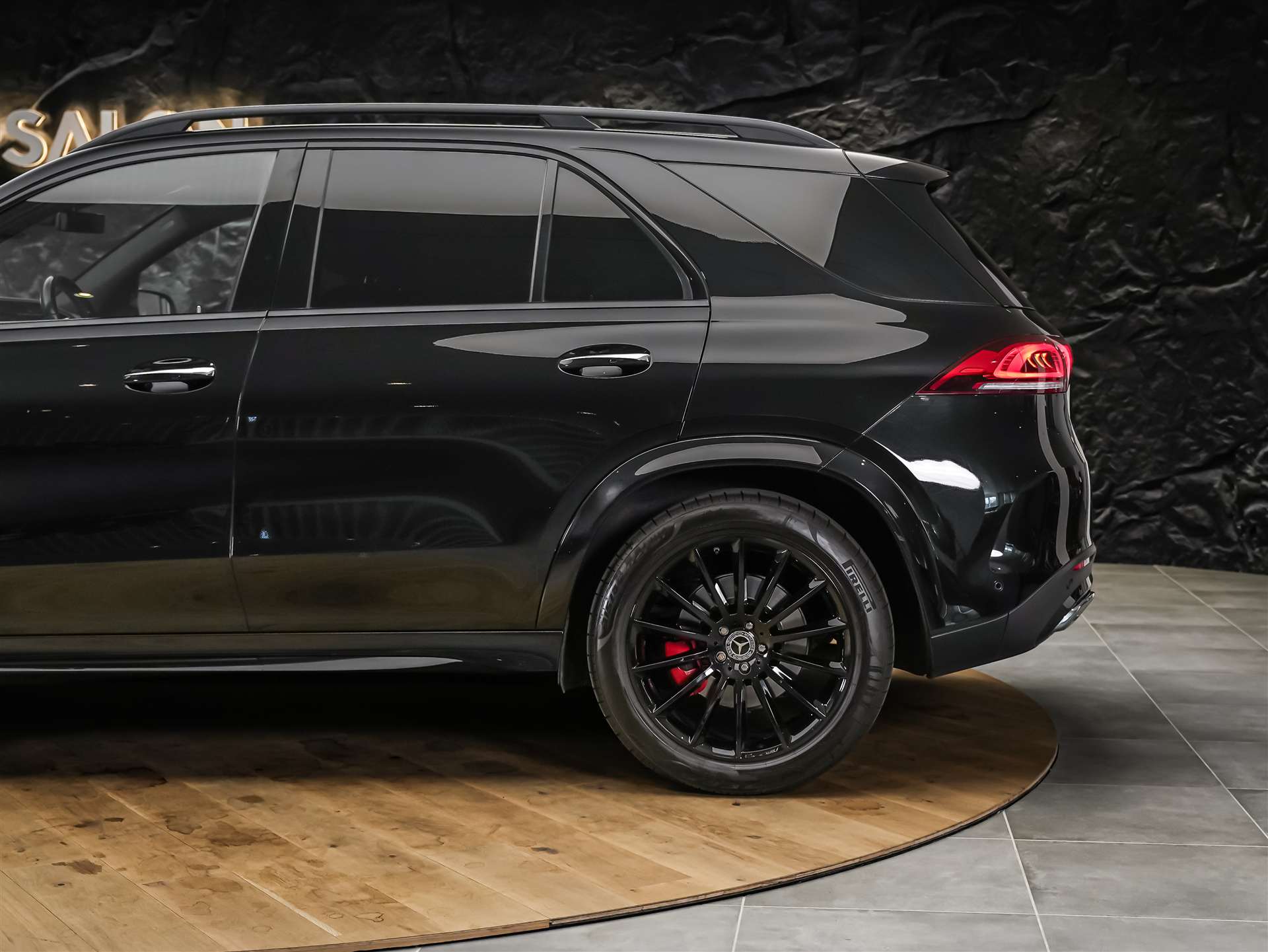 MERCEDES-BENZ GLE 300 d 4Matic AMG Line 9G-Tronic *CH Fahrzeug*7 Plätzer*AHK*-image-17