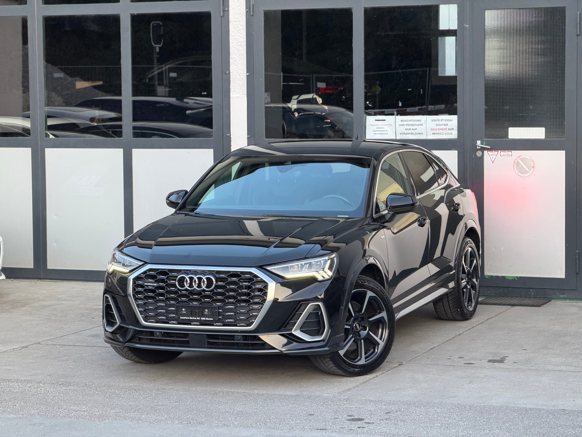 AUDI Q3 Sportback 45 TFSI S line quattro S-tronic-image-0