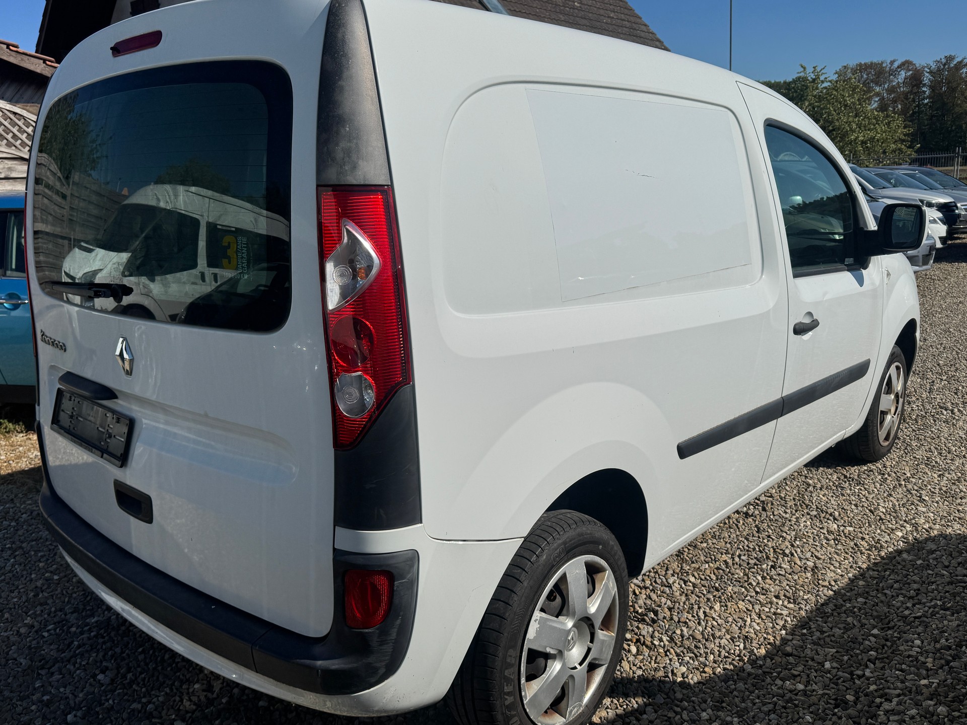 RENAULT Kangoo 1.6 105 Business A-image-5