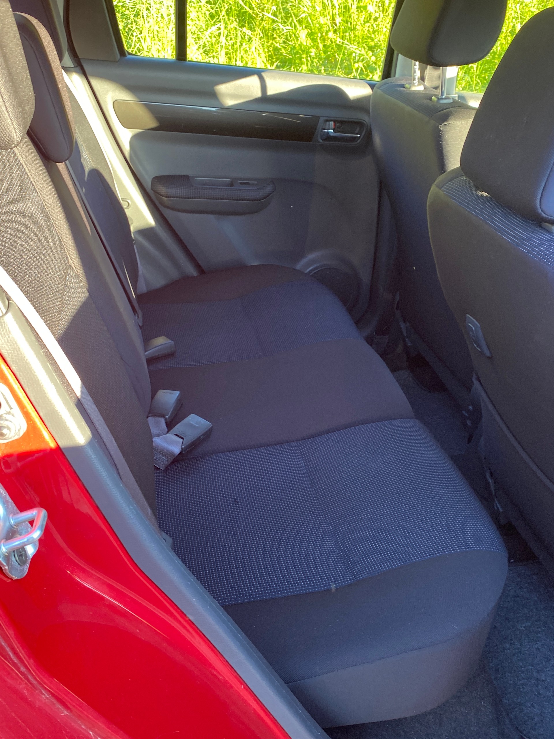 SUZUKI Swift 1.3i 16V GL 4x4-image-6
