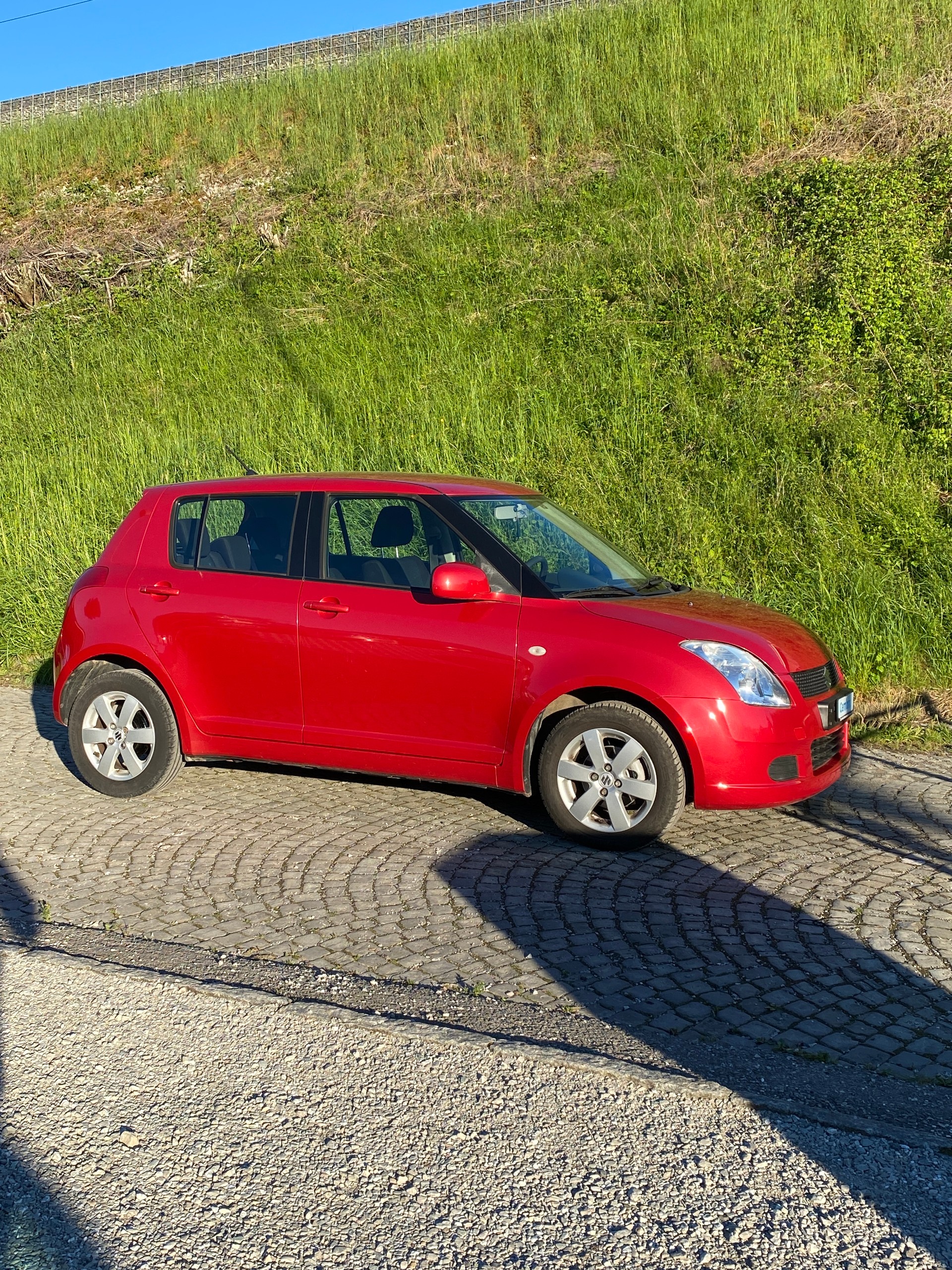 SUZUKI Swift 1.3i 16V GL 4x4-image-1