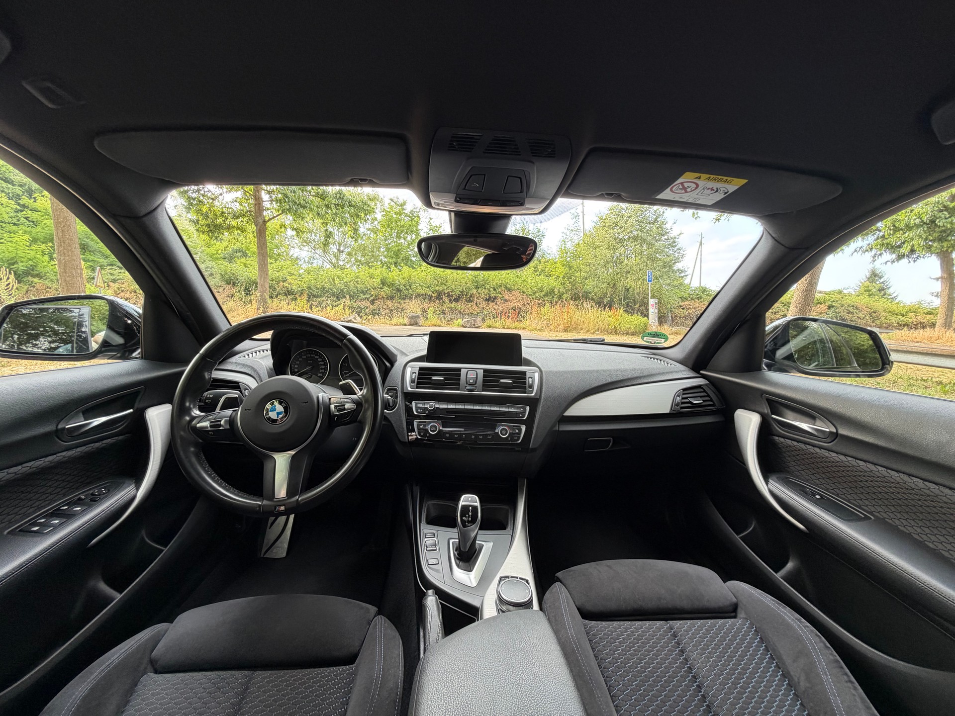 BMW BMW 120i Edition M Sport (Limousine)-image-4