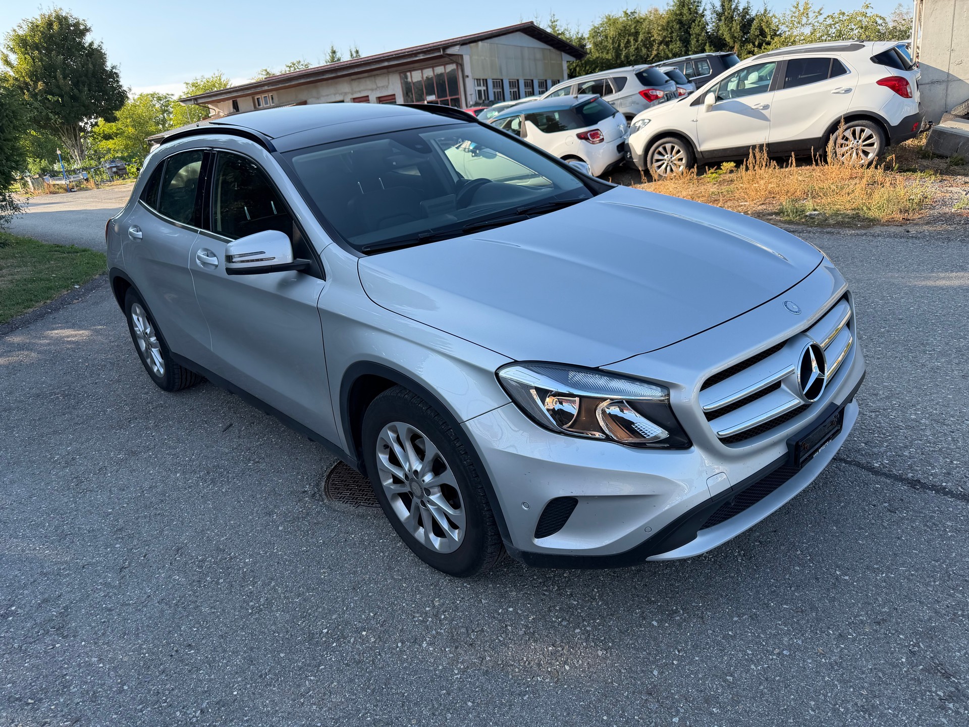 MERCEDES-BENZ GLA 200 CDI-image-2