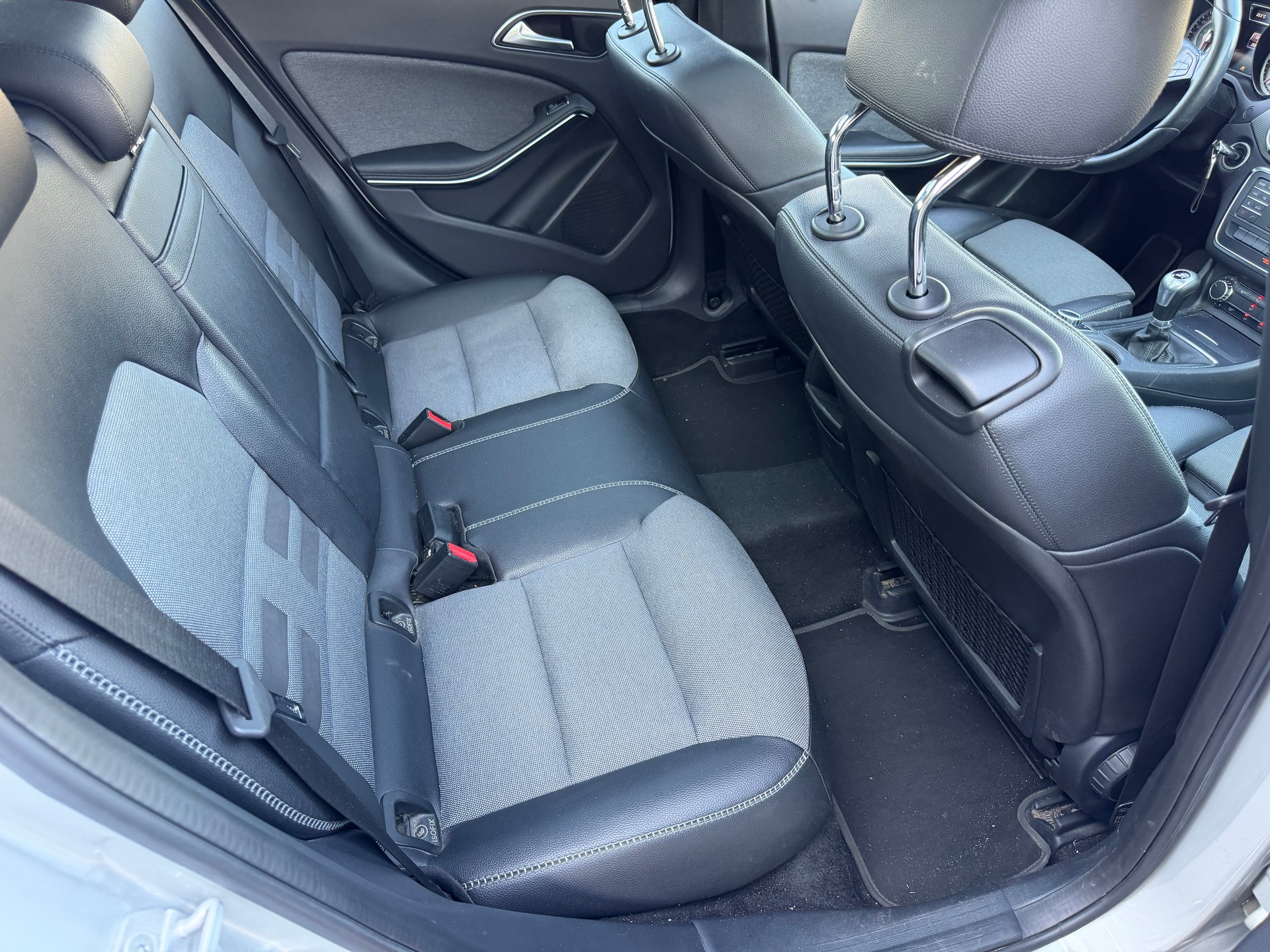 MERCEDES-BENZ GLA 200 CDI-image-7