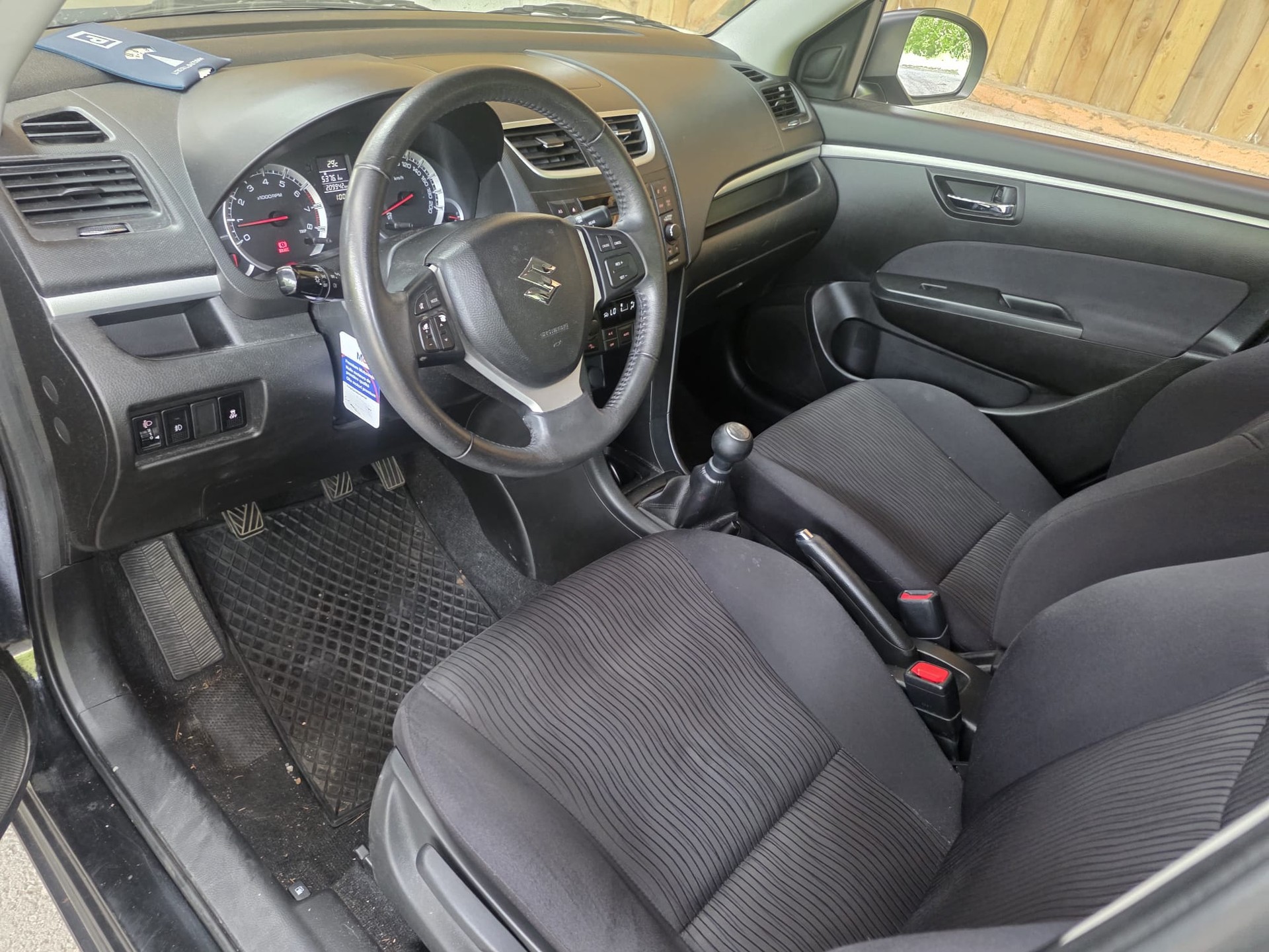 SUZUKI Swift 1.2i 16V GL Top 4x4-image-2