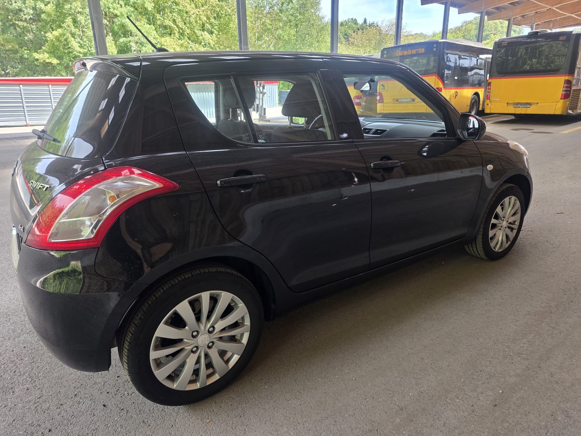 SUZUKI Swift 1.2i 16V GL Top 4x4-image-8