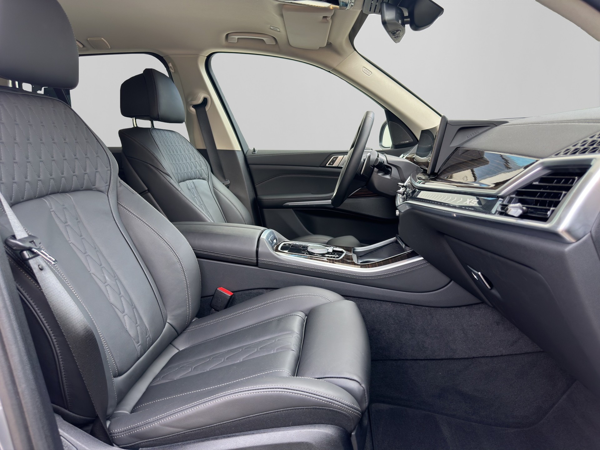 BMW X5 40i xDrive SAG-image-17