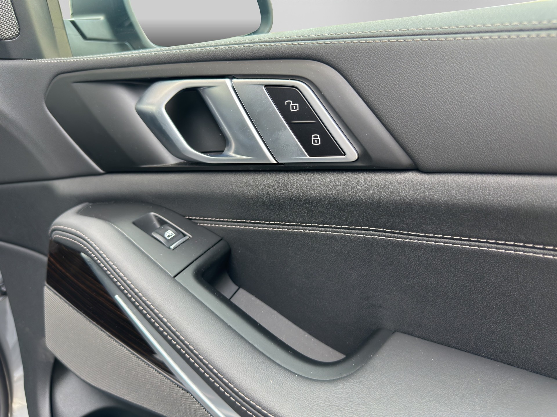 BMW X5 40i xDrive SAG-image-18