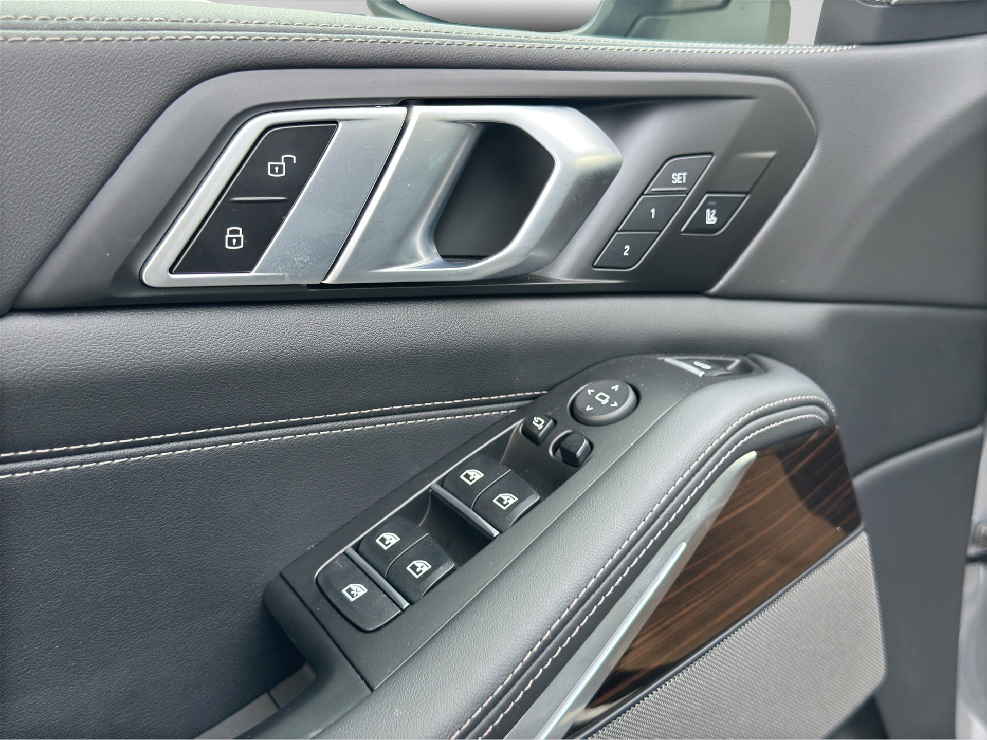 BMW X5 40i xDrive SAG-image-12