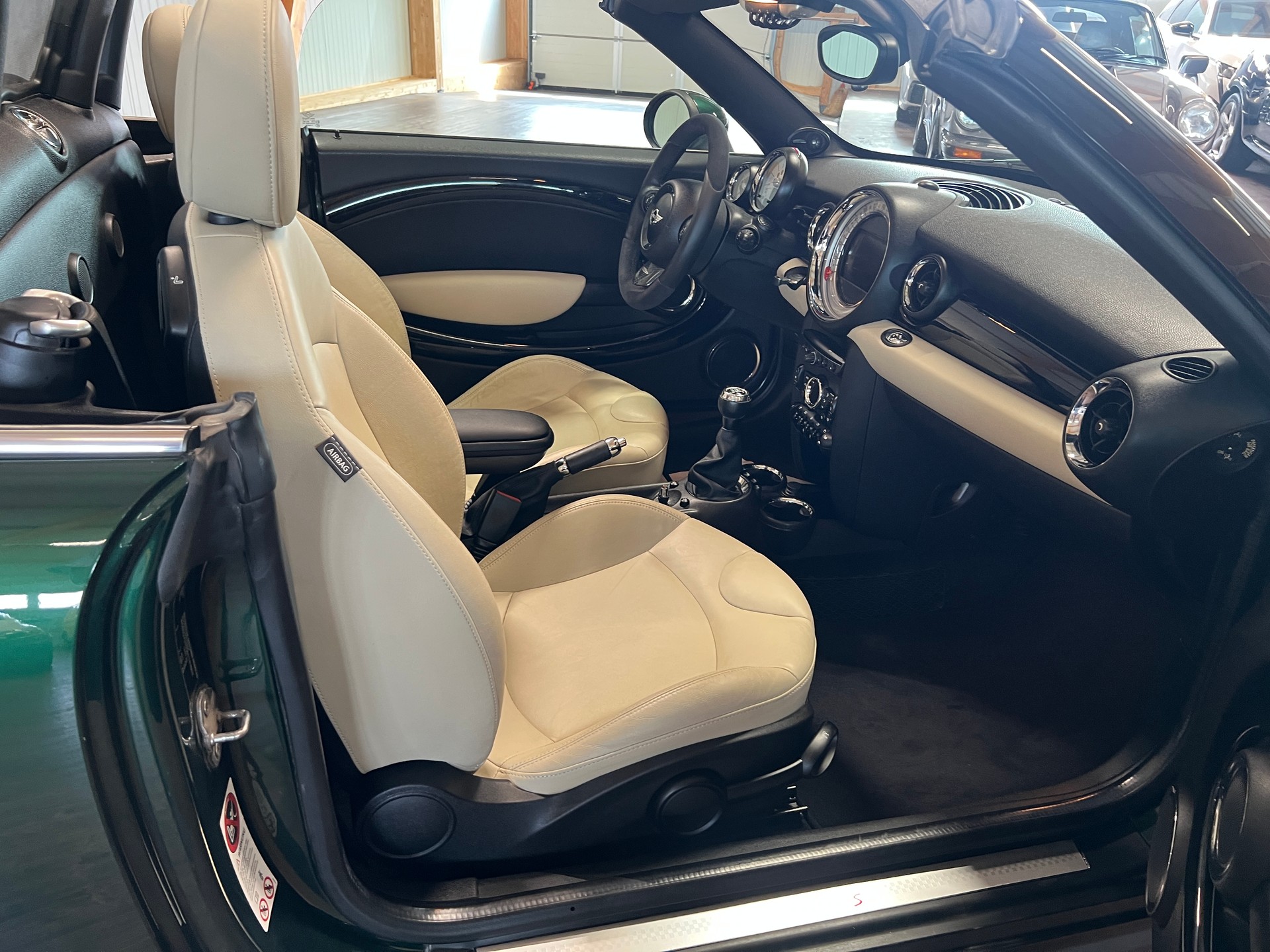 MINI Cooper S Roadster-image-13