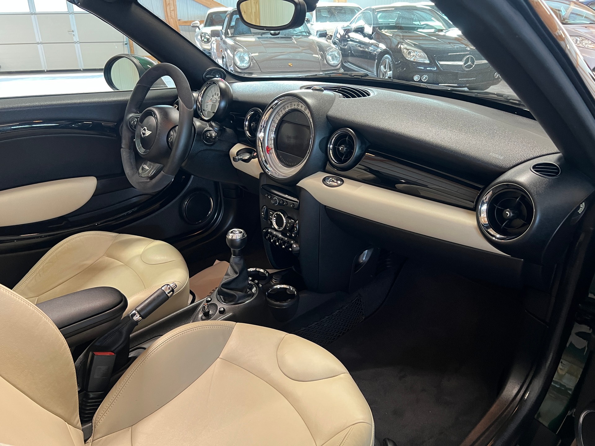MINI Cooper S Roadster-image-14