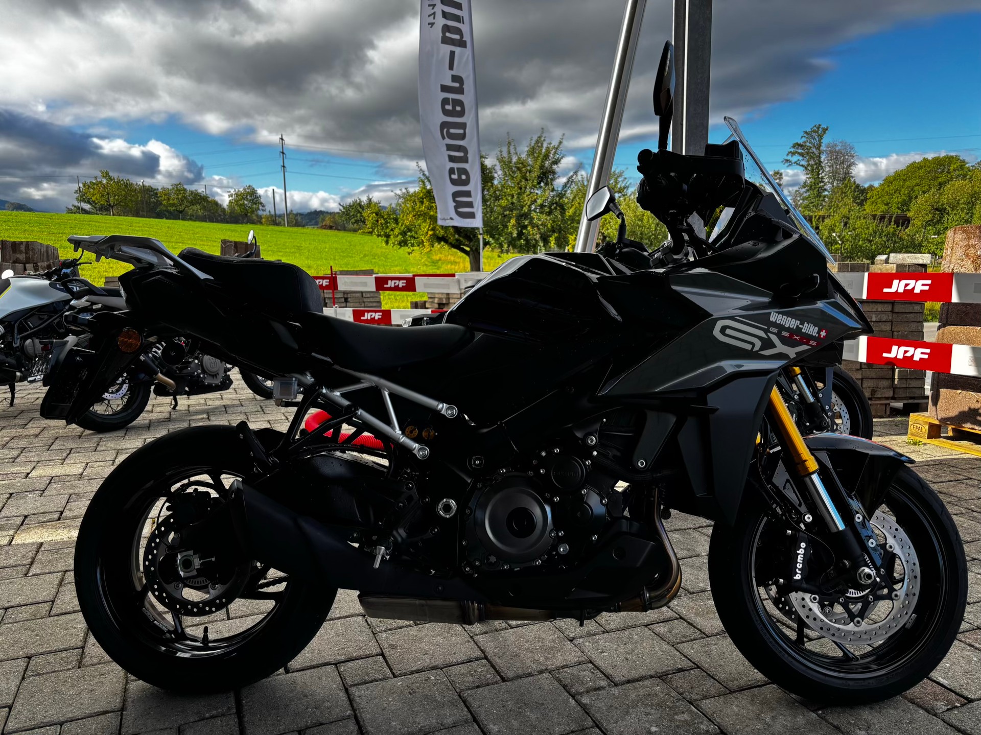 SUZUKI GSX-S 1000 GX-image-1
