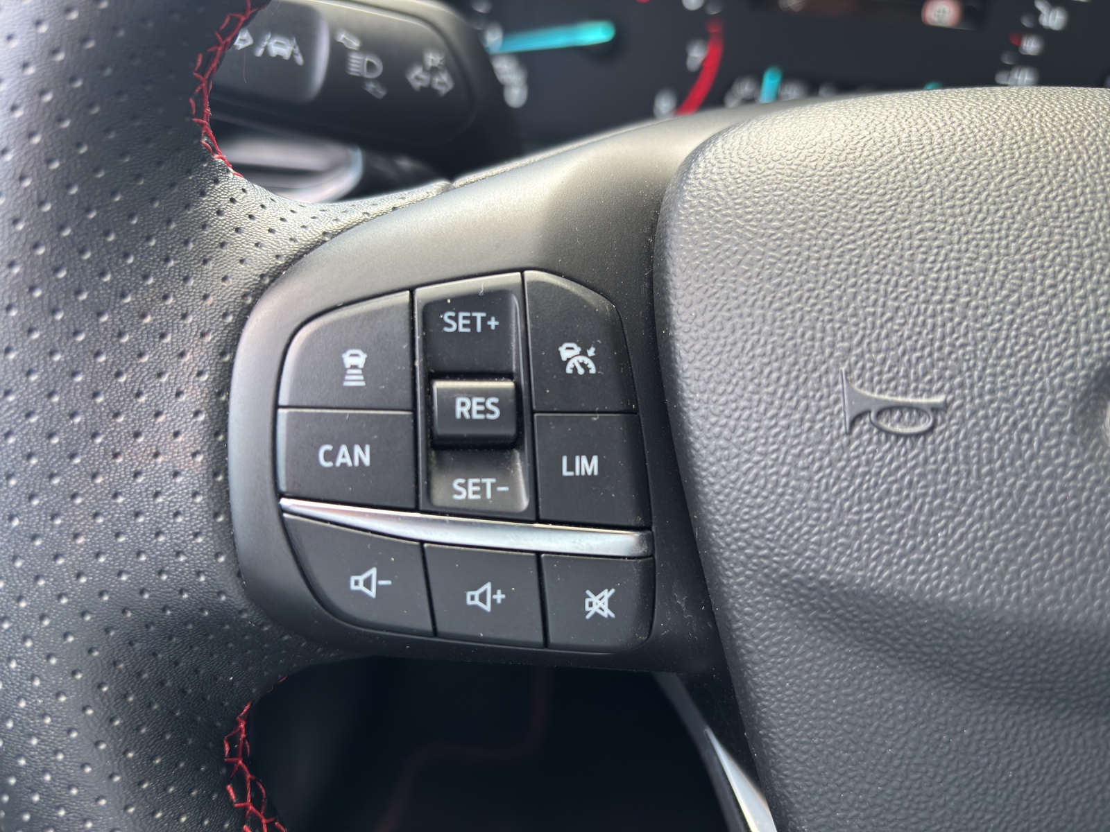 FORD Fiesta 1.0 SCTi MHEV ST Line X Automat mit Rückfahrkamera & Winterreifen-image-12