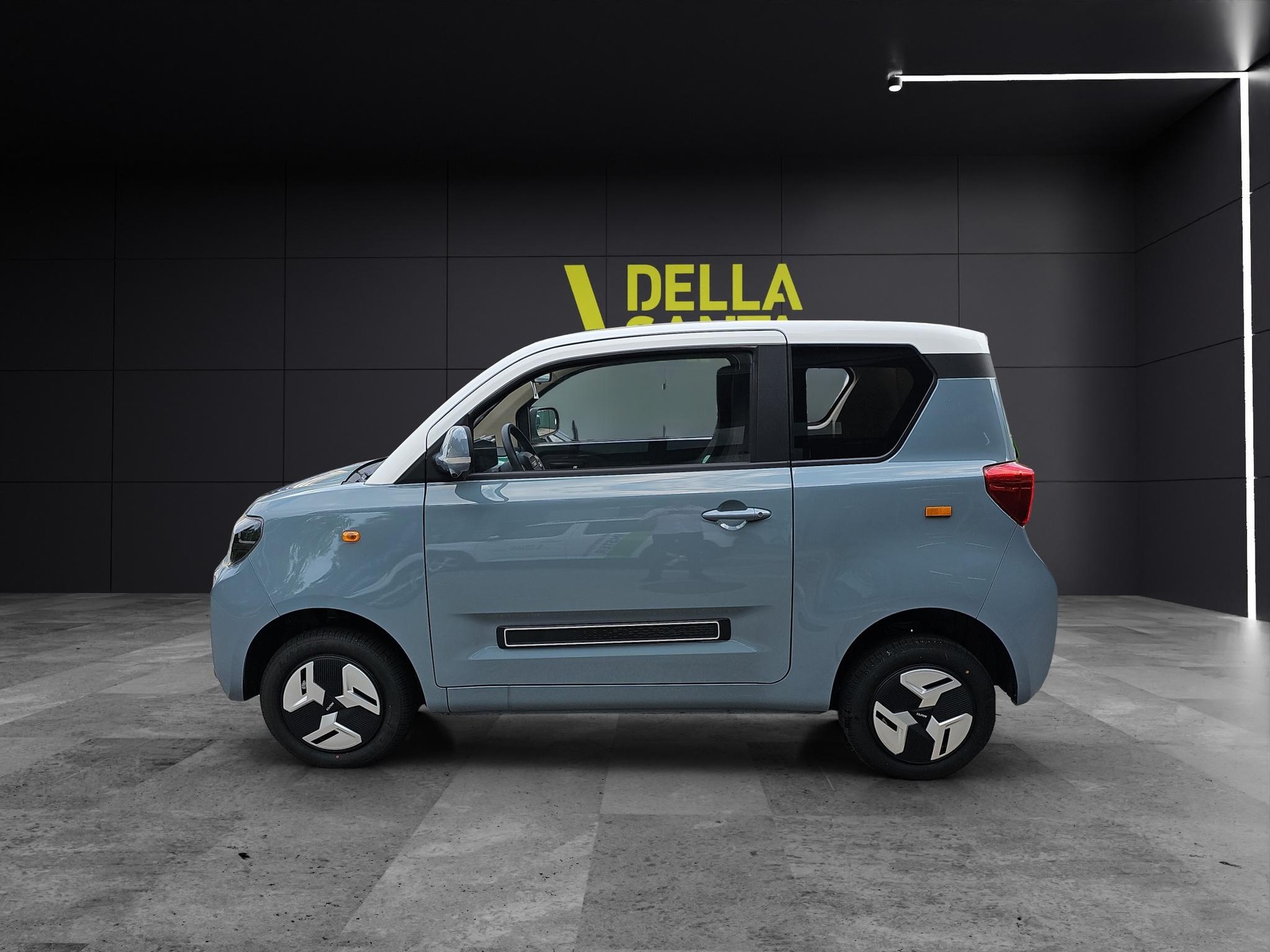 BAW Pony Electric-showroom-element-1