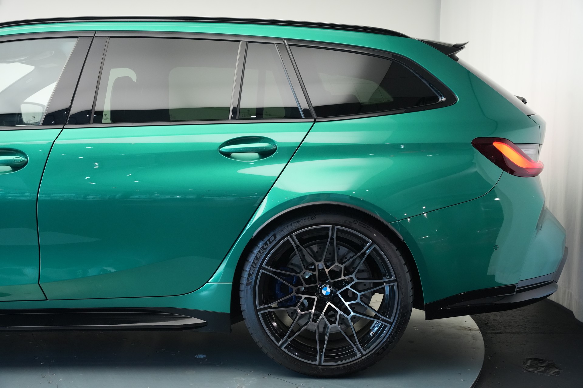 BMW M3 Touring xDrive Competition M *Facelift* *Carbon Paket*-image-53