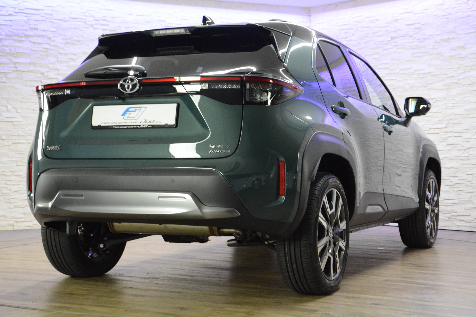 TOYOTA Yaris Cross 1.5 VVT-i HSD Premium AWD-i-image-4