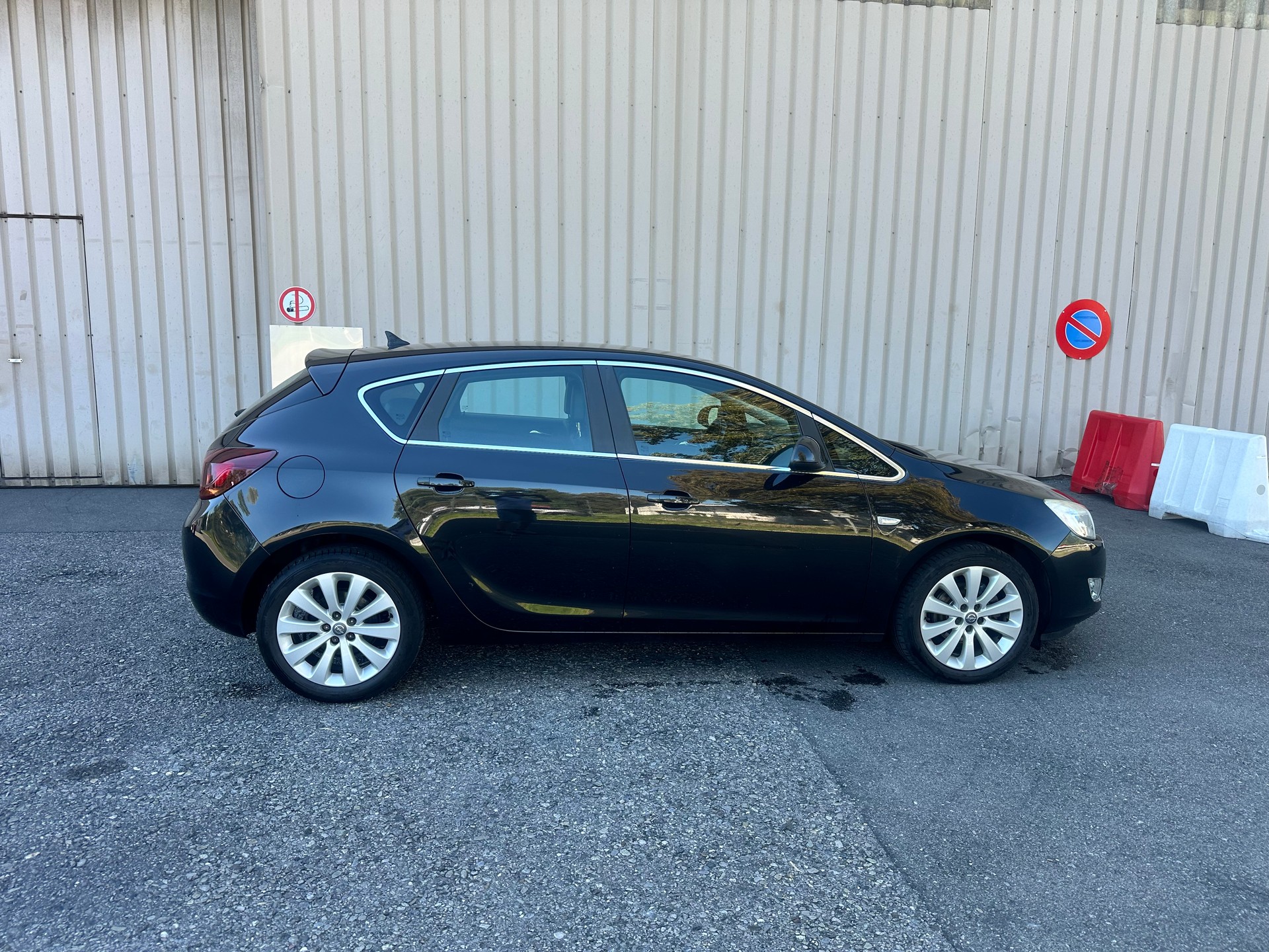 OPEL Astra 1.4i 16V Turbo Cosmo-image-8