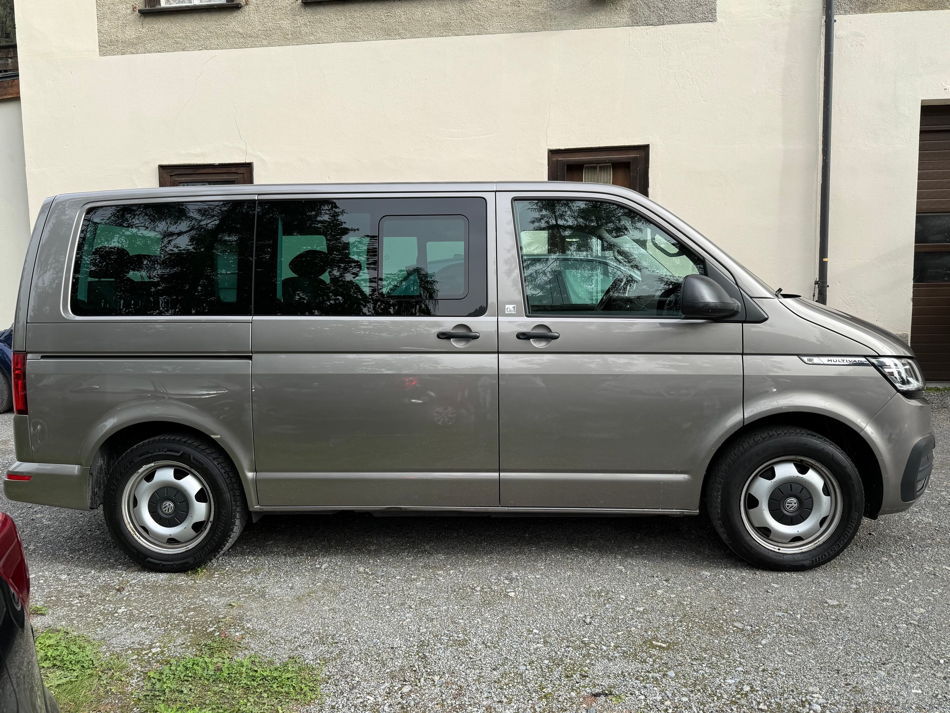 VW T6.1 Multivan 2.0 TDI Liberty Edition 4Motion DSG-image-3