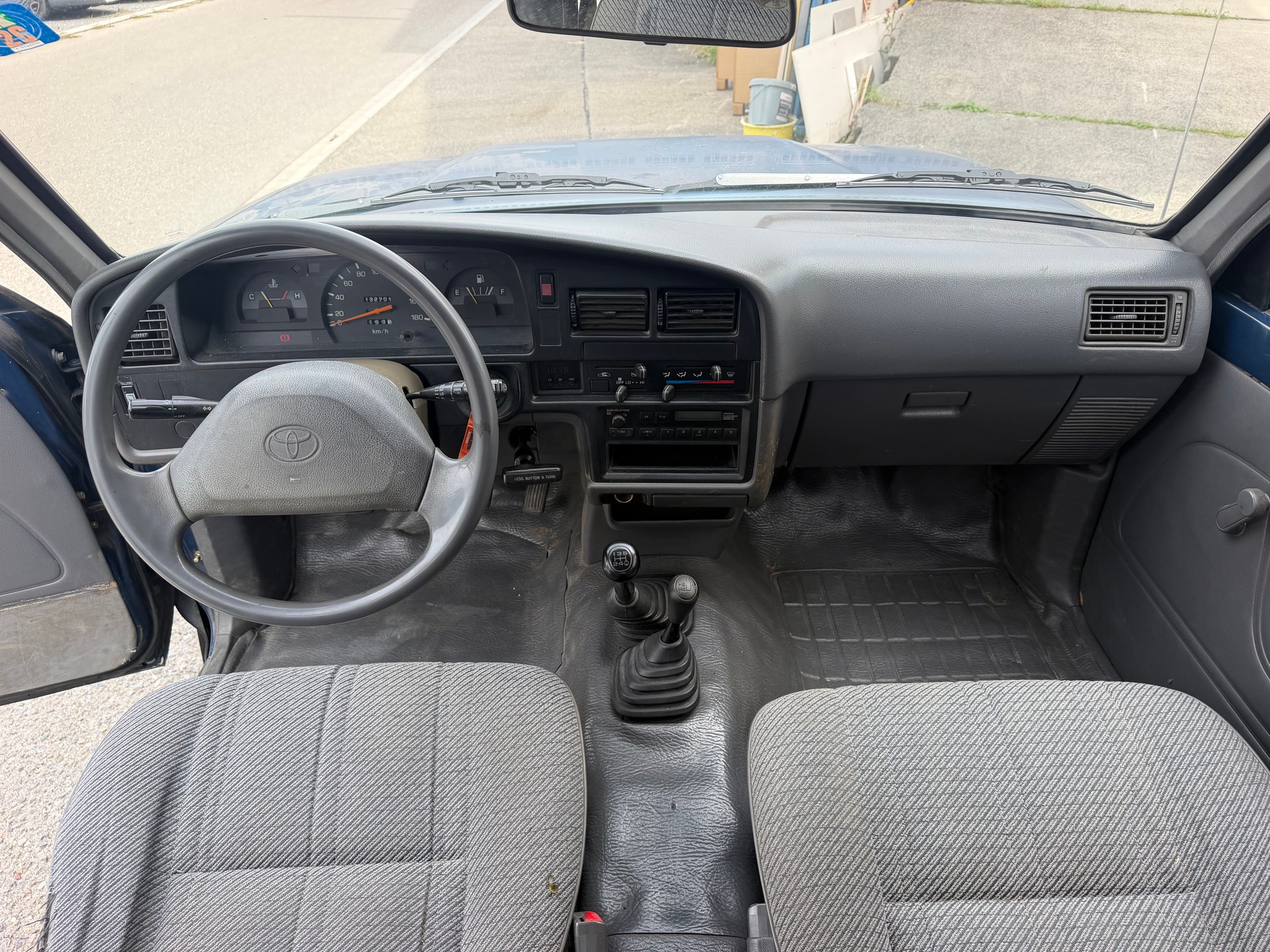 TOYOTA Hilux RN 106 DK Alu-image-10