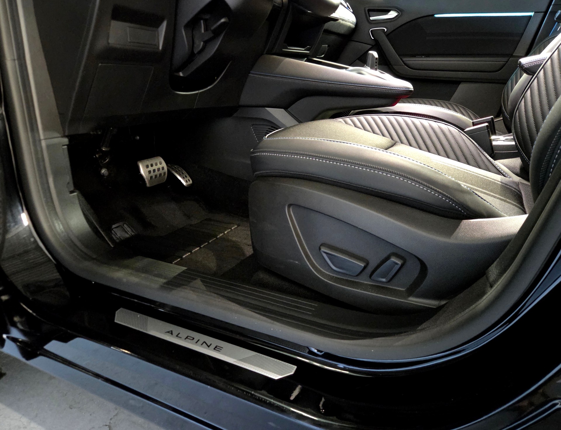RENAULT Captur 1.8 E-Tech esprit Alpine-image-15