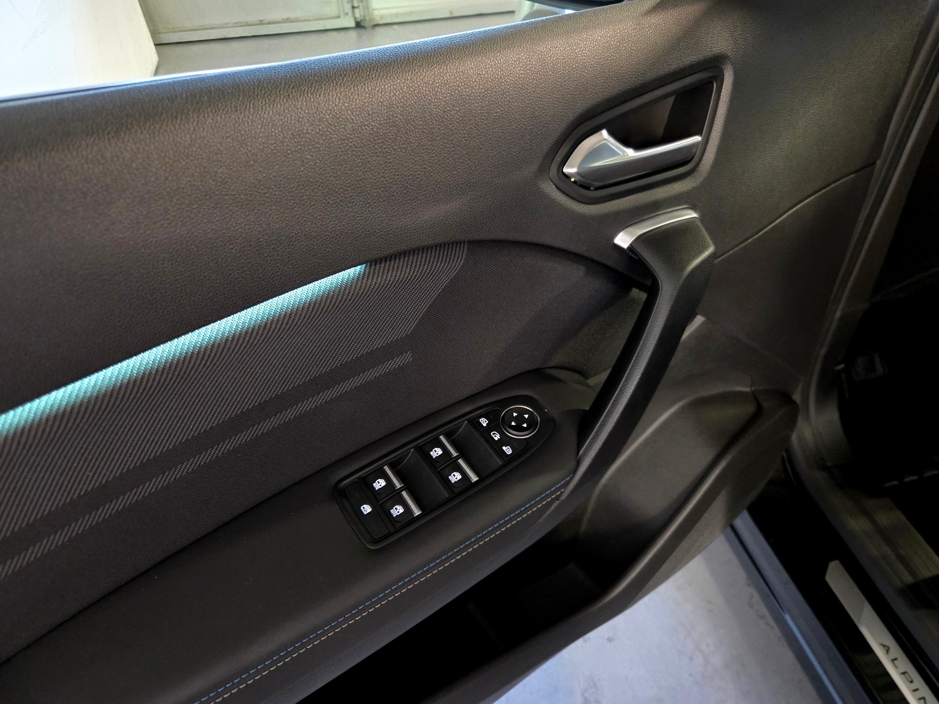 RENAULT Captur 1.8 E-Tech esprit Alpine-image-16