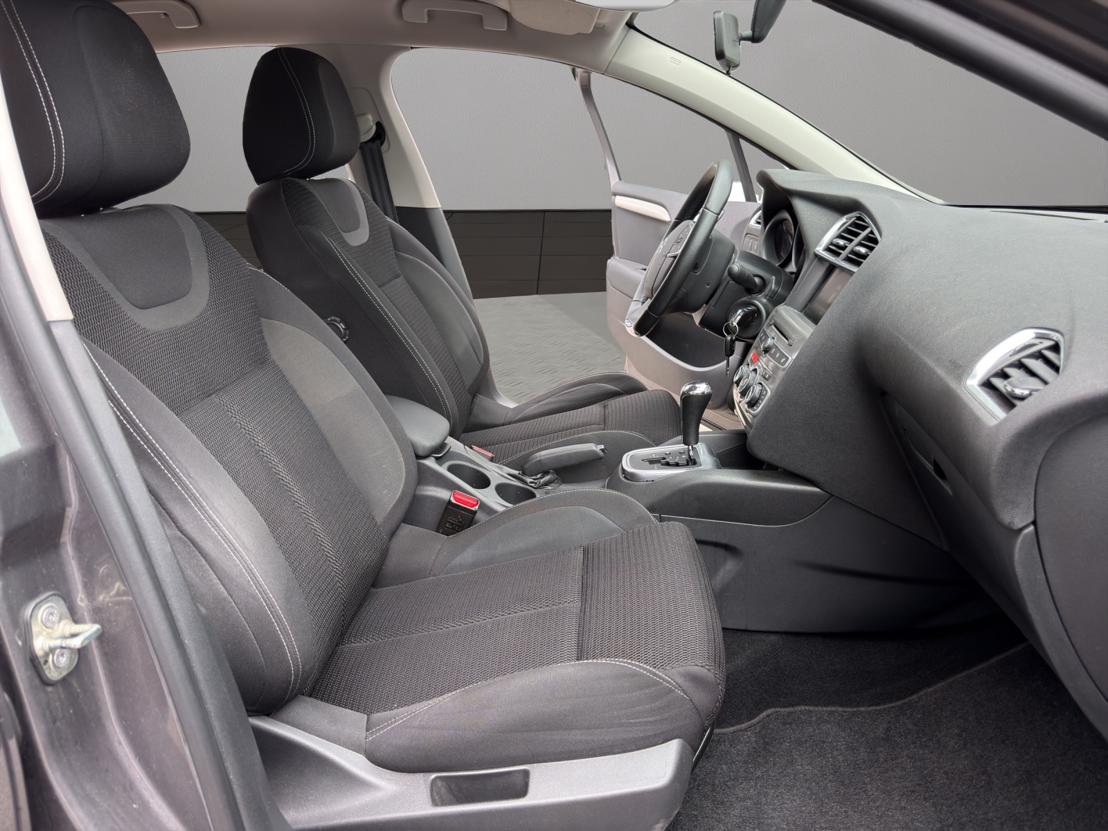 CITROEN C4 1.2 Pure Tech Feel Automatic-image-16
