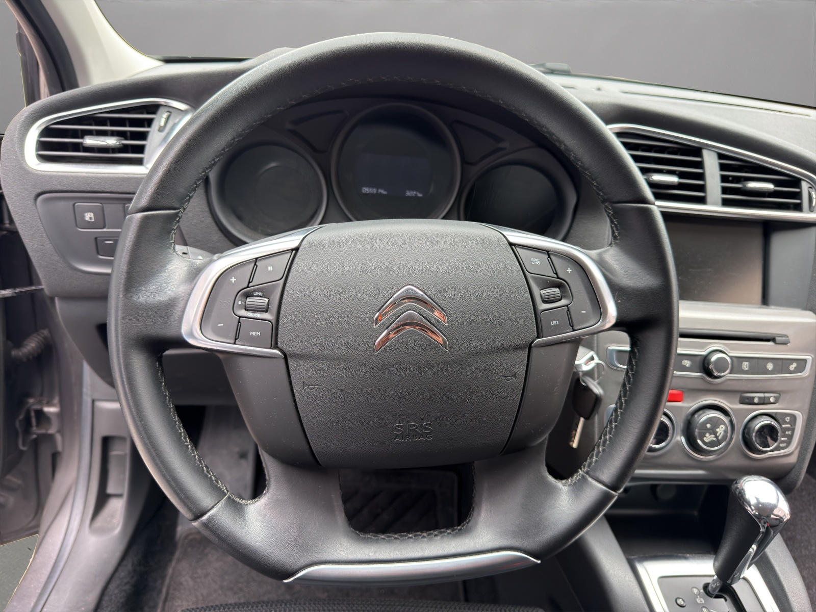 CITROEN C4 1.2 Pure Tech Feel Automatic-image-9