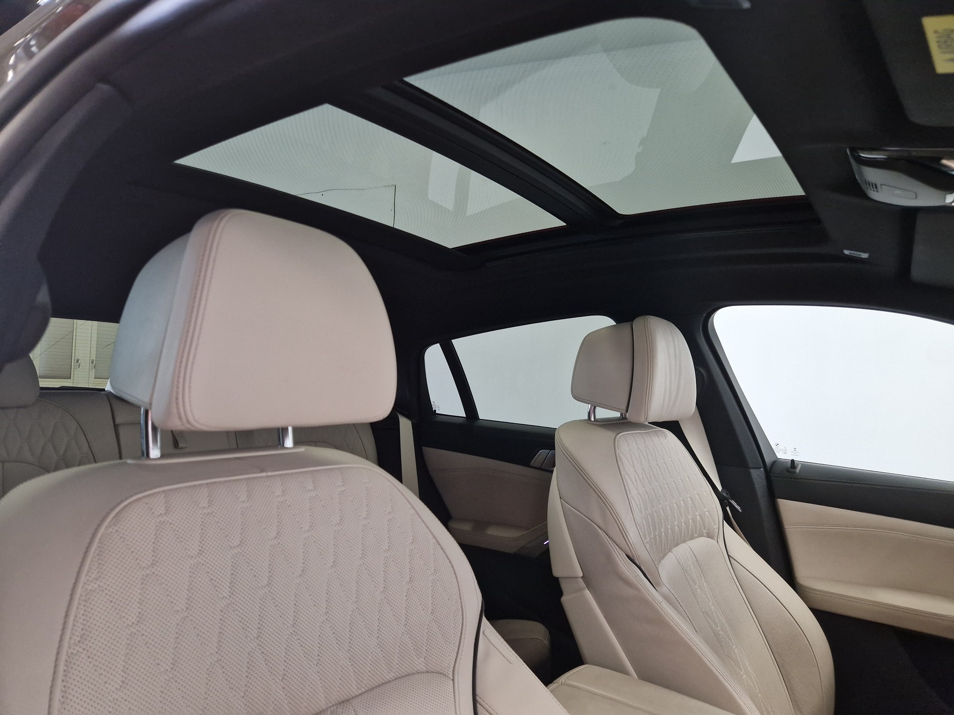 BMW X6 M50i Steptronic-image-7