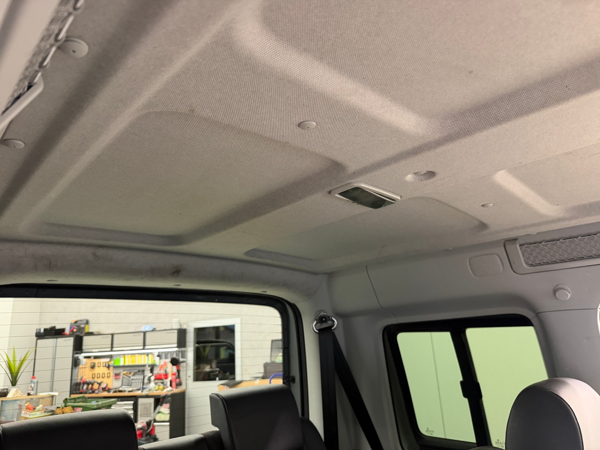 VW Caddy 2.0 TDI 4Motion Highline DSG-image-18