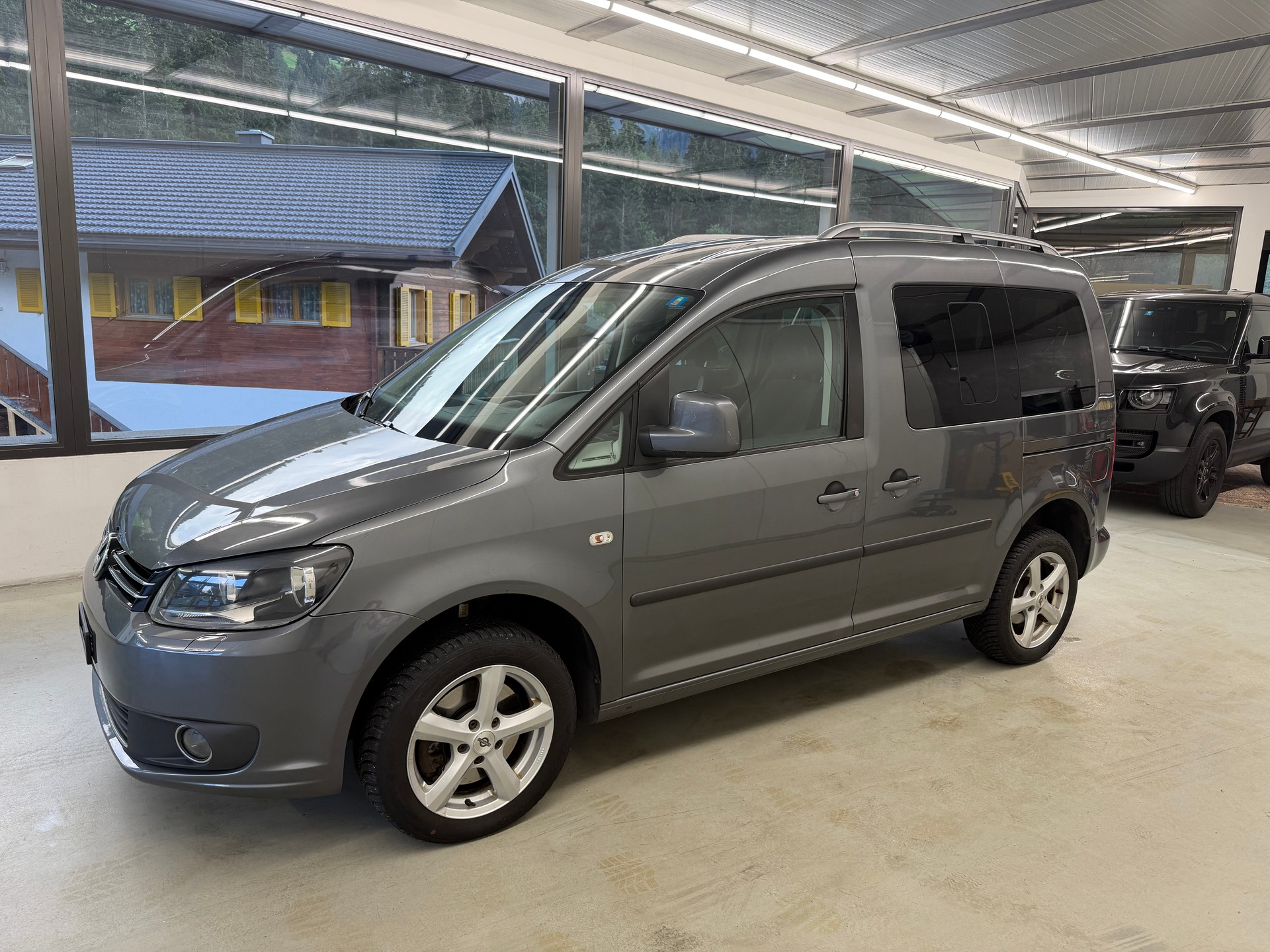 VW Caddy 2.0 TDI 4Motion Highline DSG-image-7