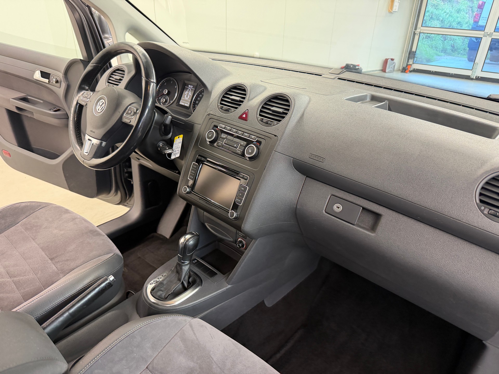 VW Caddy 2.0 TDI 4Motion Highline DSG-image-21
