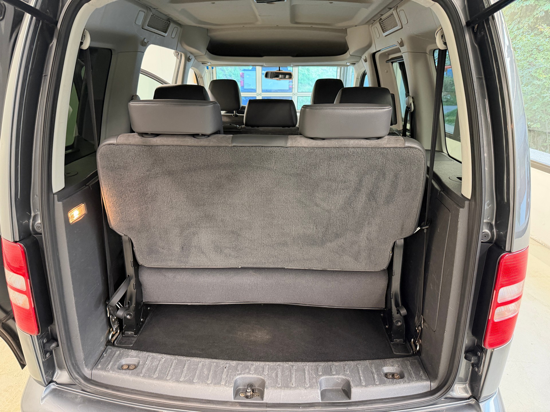 VW Caddy 2.0 TDI 4Motion Highline DSG-image-14