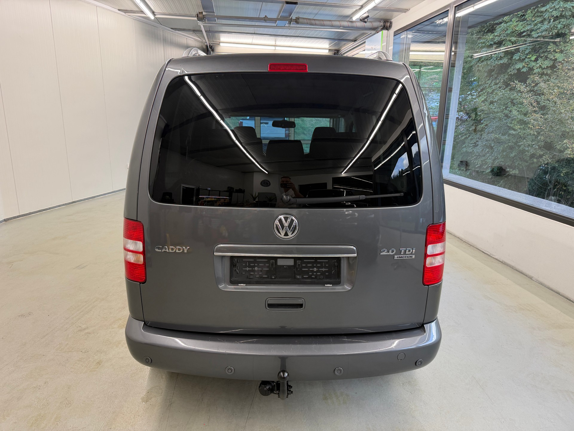 VW Caddy 2.0 TDI 4Motion Highline DSG-image-4