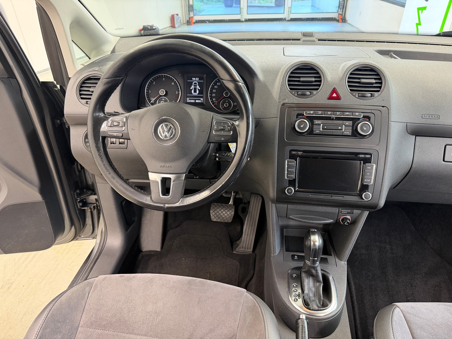 VW Caddy 2.0 TDI 4Motion Highline DSG-image-22