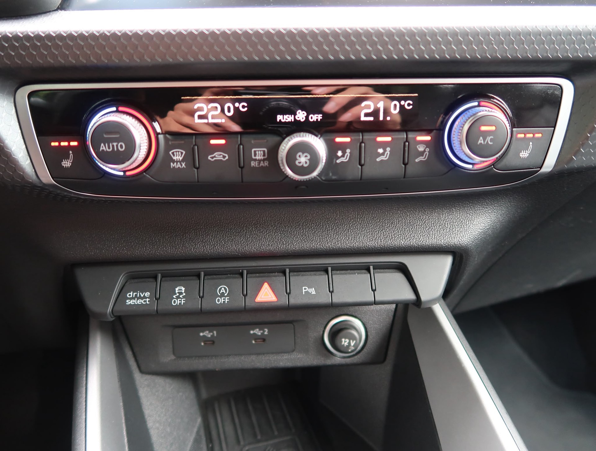 AUDI AUDI A1 Sportback 35 TFSI S Line S-tronic-image-19