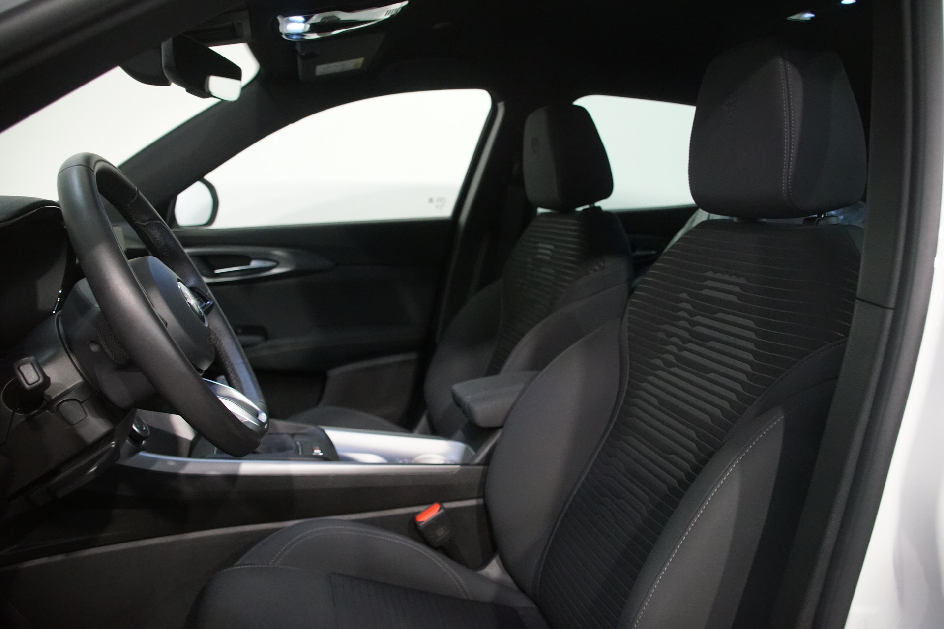 ALFA ROMEO Tonale 1.3 Plug-in-Hybrid Q4 Swiss Sprint Edition-image-11