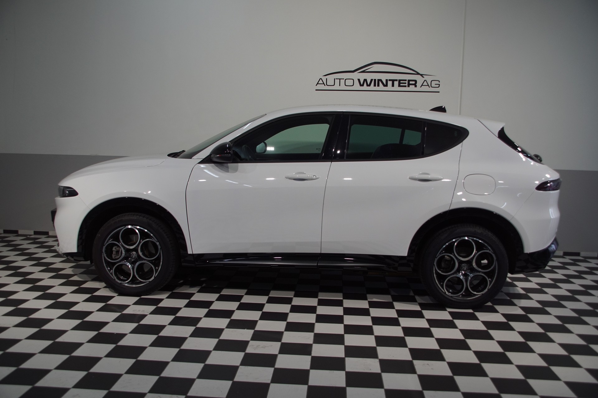 ALFA ROMEO Tonale 1.3 Plug-in-Hybrid Q4 Swiss Sprint Edition-image-8