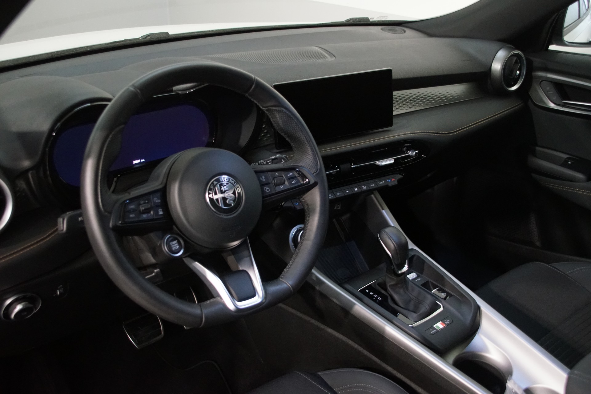 ALFA ROMEO Tonale 1.3 Plug-in-Hybrid Q4 Swiss Sprint Edition-image-12