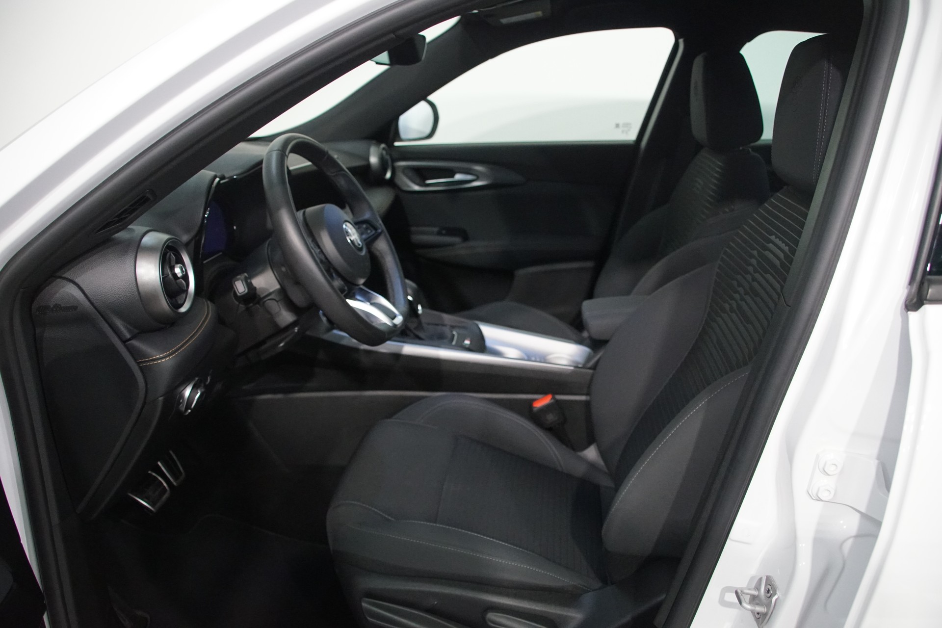 ALFA ROMEO Tonale 1.3 Plug-in-Hybrid Q4 Swiss Sprint Edition-image-10