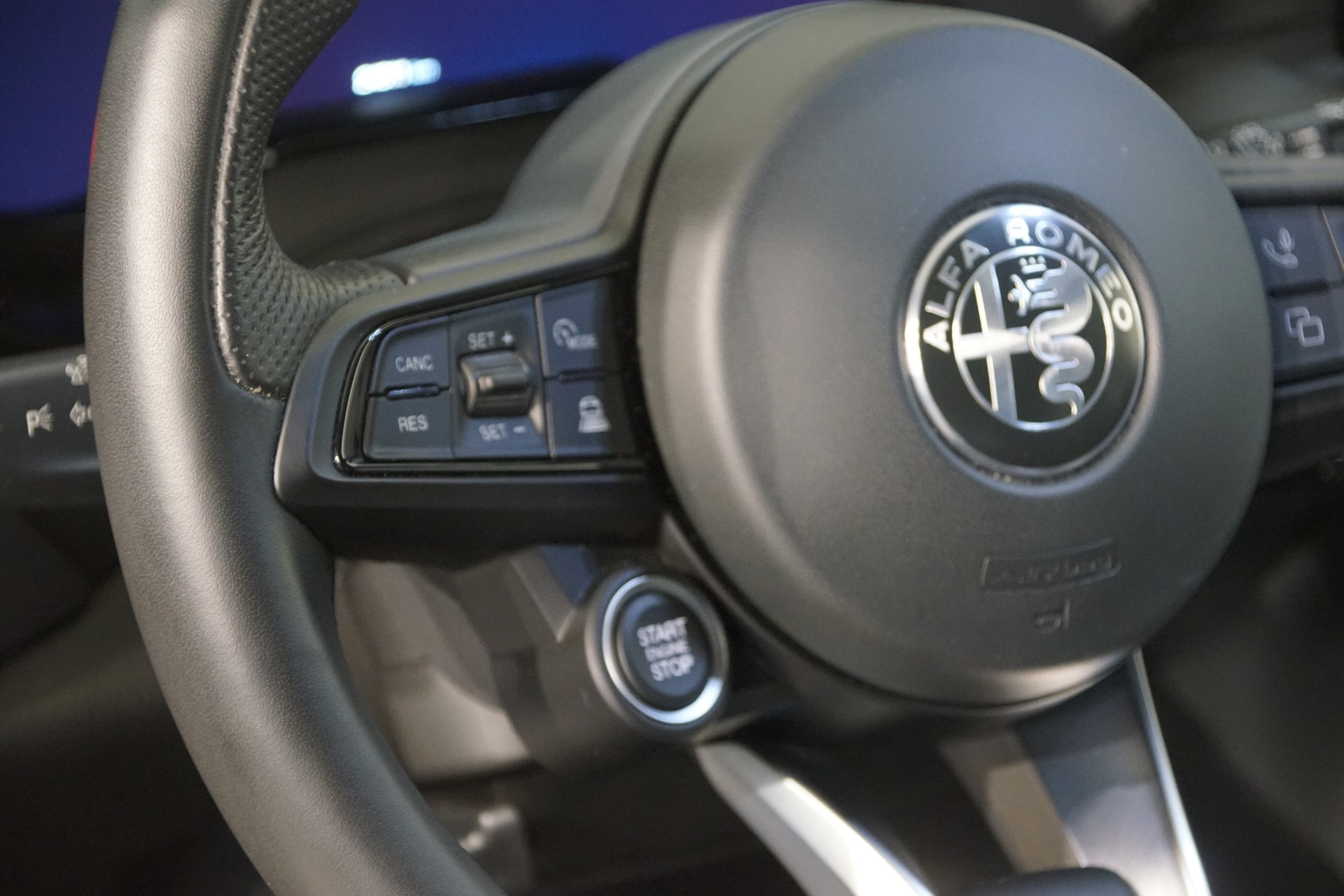 ALFA ROMEO Tonale 1.3 Plug-in-Hybrid Q4 Swiss Sprint Edition-image-13